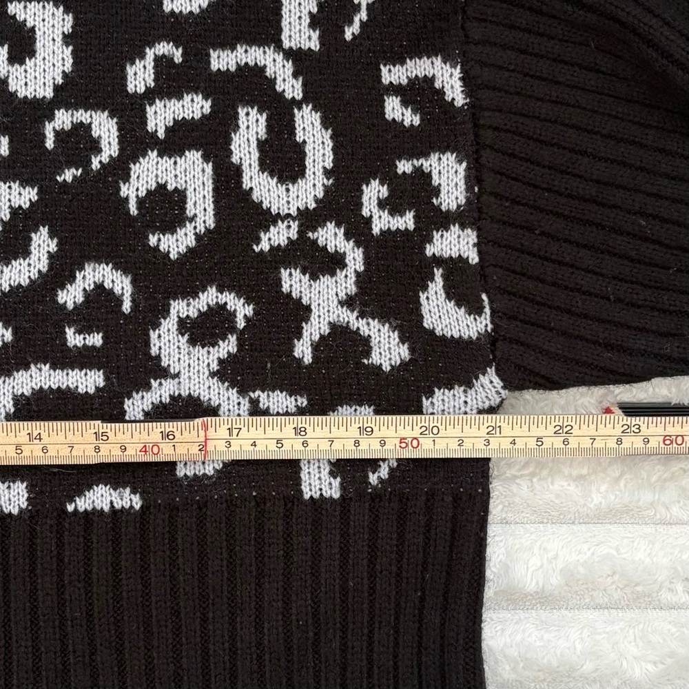 NINE WEST Cheetah Print Cowl Neck Pullover Sweater Black and White Medium - Picture 7 of 9